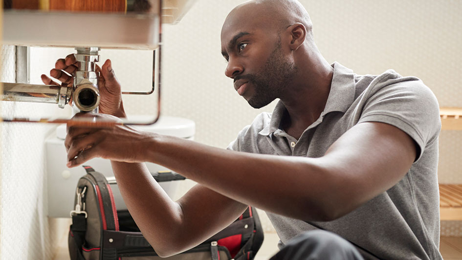 When Should You Hire a Plumber for a Clogged Drain?